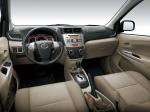 Toyota Avanza 2012 года